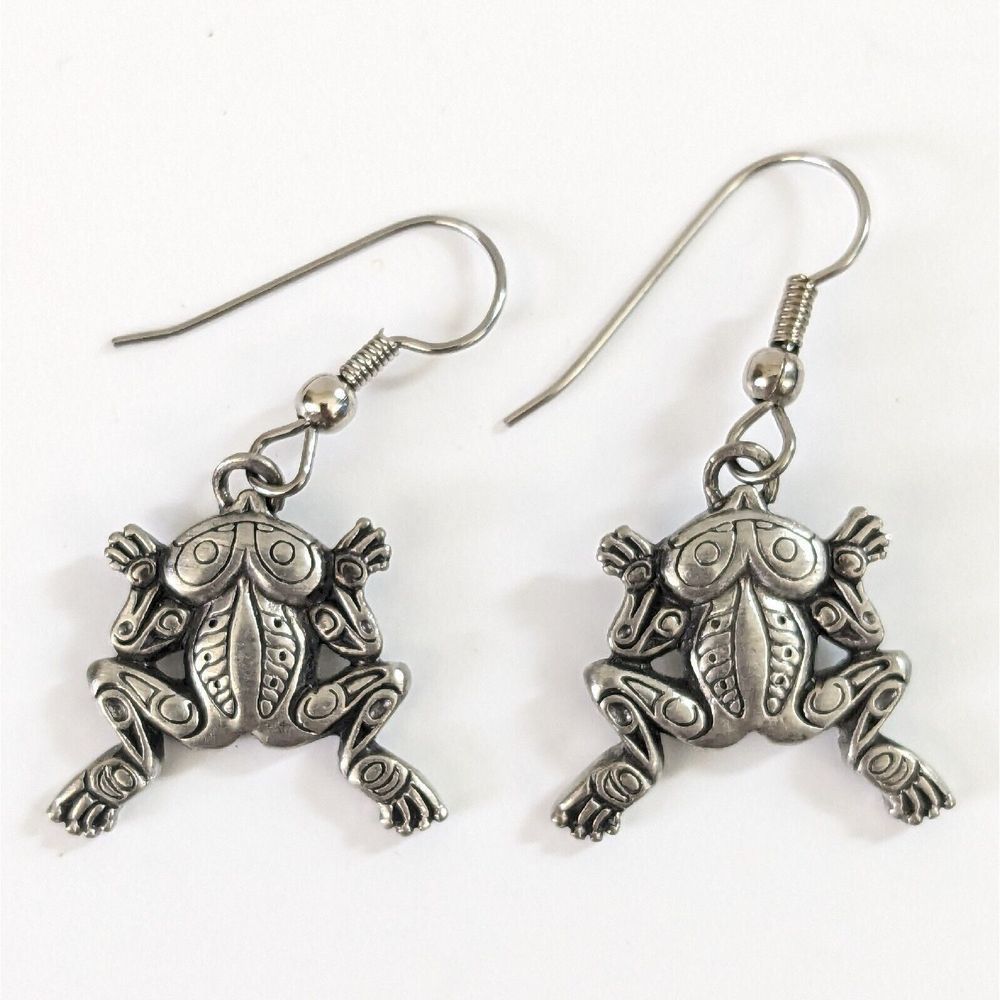 Pacific Northwest Style Silver Tone Frog Dangle Earrings Forest Boho Animals